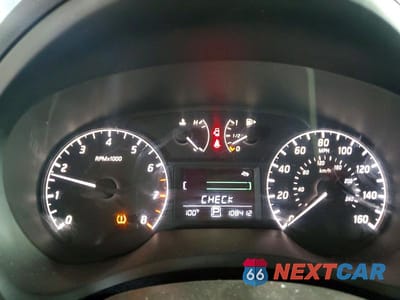 Zdjęcie 9 z 12 samochodu: 2015 NISSAN SENTRA S VIN:3N1AB7AP1FY355831 - miniatura