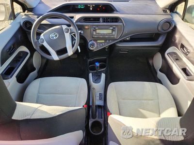 Zdjęcie 8 z 12 samochodu: 2013 TOYOTA PRIUS C ONE VIN:JTDKDTB36D1556092 - miniatura