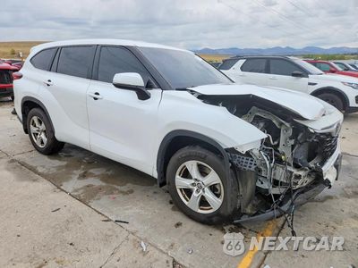 Czwarte zdjęcie samochodu z boku: 2023 TOYOTA HIGHLANDER LE VIN:5TDKDRBH8PS505960 - miniatura