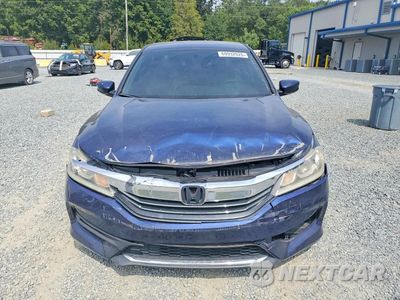 Piąte zdjęcie samochodu w środku: 2017 HONDA ACCORD LX VIN:1HGCR2F3XHA057717 - miniatura