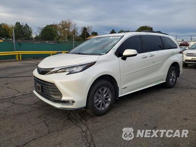 2021 TOYOTA SIENNA XLE 5TDJSKFC4MS014594 - główne zdjęcie licytacji z USA - miniatura
