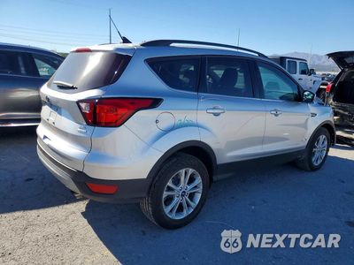 Trzecie zdjęcie samochodu z tyłu: 2019 FORD ESCAPE SEL VIN:1FMCU0HD4KUB05253 - miniatura