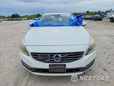 Piąte zdjęcie samochodu w środku: 2016 VOLVO S60 PREMIER VIN:YV126MFK9G2402860 - miniatura