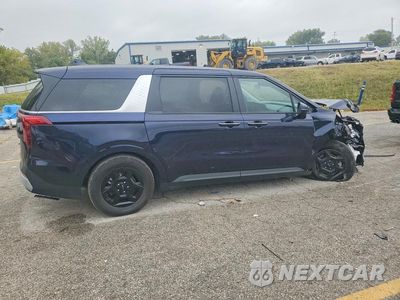 Trzecie zdjęcie samochodu z tyłu: 2026 KIA CARNIVAL LXS VIN:KNDNB5K31T6591901 - miniatura