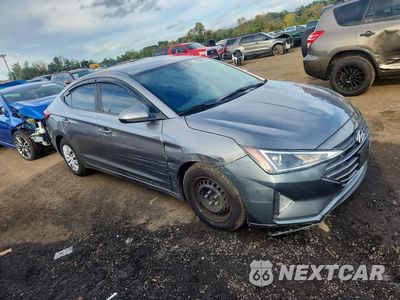 Czwarte zdjęcie samochodu z boku: 2019 HYUNDAI ELANTRA SE VIN:5NPD74LF7KH450013 - miniatura