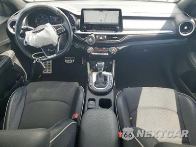 Zdjęcie 8 z 12 samochodu: 2024 KIA FORTE GT LINE VIN:3KPF54AD9RE816195 - miniatura