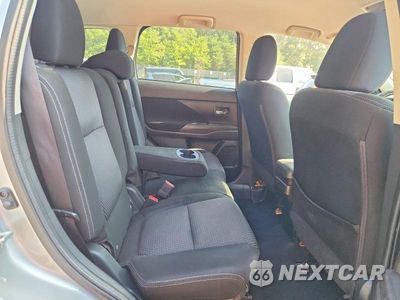 Zdjęcie 11 z 13 samochodu: 2018 MITSUBISHI OUTLANDER SE VIN:JA4AD3A33JZ000228 - miniatura