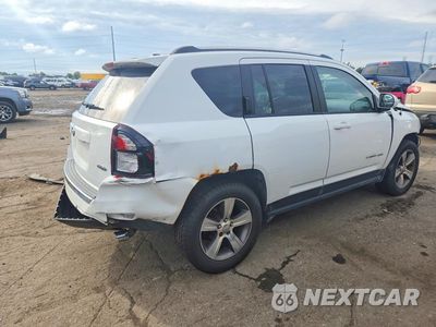Trzecie zdjęcie samochodu z tyłu: 2017 JEEP COMPASS LATITUDE VIN:1C4NJDEB1HD137215 - miniatura
