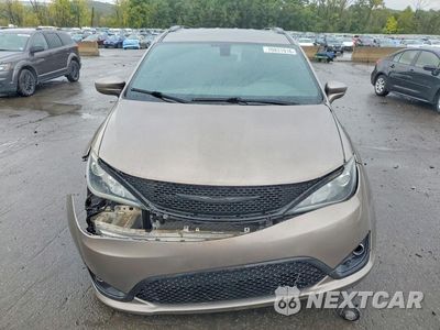 Piąte zdjęcie samochodu w środku: 2018 CHRYSLER PACIFICA TOURING PLUS VIN:2C4RC1FG3JR237193 - miniatura