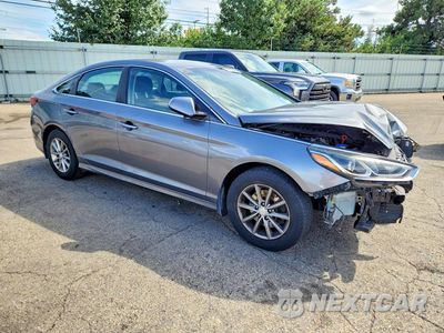Czwarte zdjęcie samochodu z boku: 2018 HYUNDAI SONATA SE VIN:5NPE24AF5JH703155 - miniatura