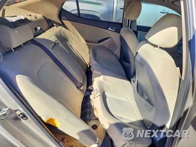 Zdjęcie 10 z 12 samochodu: 2012 KIA OPTIMA HYBRID VIN:KNAGM4AD0C5012066 - miniatura