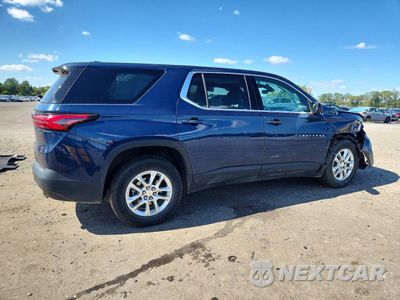 Trzecie zdjęcie samochodu z tyłu: 2022 CHEVROLET TRAVERSE LS VIN:1GNERFKW2NJ159756 - miniatura