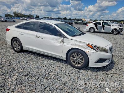 Czwarte zdjęcie samochodu z boku: 2016 HYUNDAI SONATA SE VIN:5NPE24AFXGH318649 - miniatura