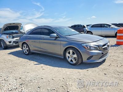 Czwarte zdjęcie samochodu z boku: 2019 MERCEDES-BENZ CLA 250 VIN:WDDSJ4EB2KN711685 - miniatura