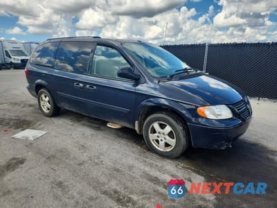 Czwarte zdjęcie samochodu z boku: 2007 DODGE GRAND CARAVAN SXT VIN:2D4GP44L67R131913 - miniatura