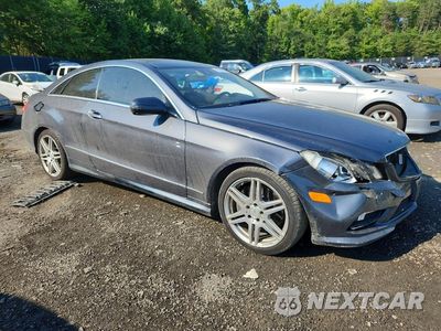 Czwarte zdjęcie samochodu z boku: 2010 MERCEDES-BENZ E 550 VIN:WDDKJ7CB2AF000405 - miniatura