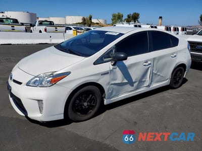 2015 TOYOTA PRIUS TWO JTDKN3DU4F0469271 - główne zdjęcie licytacji z USA - miniatura