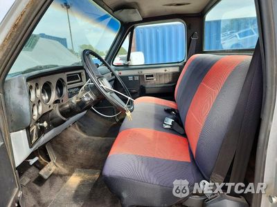 Zdjęcie 7 z 12 samochodu: 1984 GMC C1500 VIN:1GTDC14H7ES529293 - miniatura