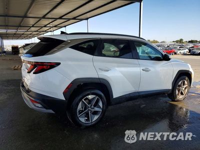 Trzecie zdjęcie samochodu z tyłu: 2025 HYUNDAI TUCSON SEL VIN:5NMJBCDEXSH561637 - miniatura
