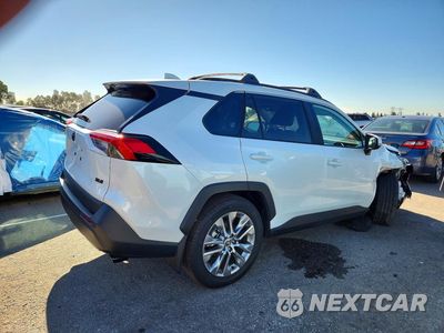 Trzecie zdjęcie samochodu z tyłu: 2025 TOYOTA RAV4 XLE PREMIUM VIN:2T3C1RFV6SW440319 - miniatura