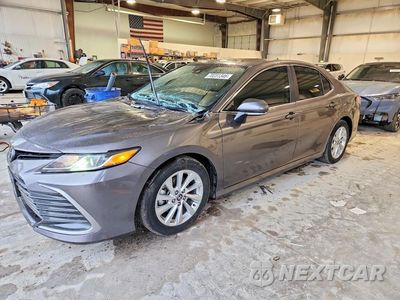 2023 TOYOTA CAMRY LE 4T1R11AK6PU132012 - główne zdjęcie licytacji z USA - miniatura