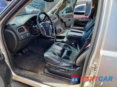Zdjęcie 7 z 13 samochodu: 2014 GMC YUKON XL K1500 SLT VIN:1GKS2KE75ER227079 - miniatura