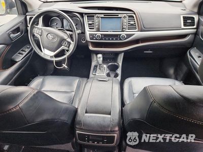 Zdjęcie 8 z 14 samochodu: 2015 TOYOTA HIGHLANDER XLE VIN:5TDJKRFH2FS149967 - miniatura