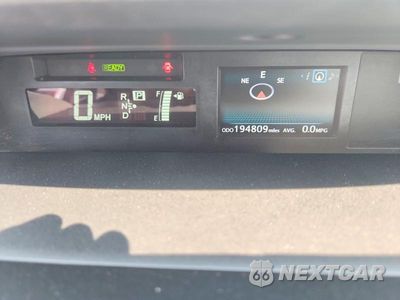 Zdjęcie 9 z 12 samochodu: 2017 TOYOTA PRIUS V THREE VIN:JTDZN3EU1HJ073261 - miniatura