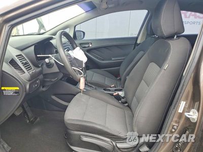 Zdjęcie 7 z 13 samochodu: 2015 KIA FORTE LX VIN:KNAFX4A6XF5358165 - miniatura