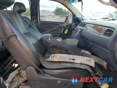 Zdjęcie 7 z 12 samochodu: 2014 CHEVROLET SILVERADO K3500 LTZ VIN:1GC4K1C88EF106753 - miniatura