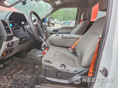 Zdjęcie 7 z 13 samochodu: 2017 FORD F550 SUPER DUTY BOX TRUCK VIN:1FDUF5GY5HED61162 - miniatura