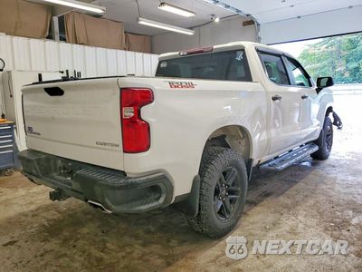Trzecie zdjęcie samochodu z tyłu: 2019 CHEVROLET SILVERADO K1500 TRAIL BOSS CUSTOM VIN:3GCPYCEF8KG101999 - miniatura