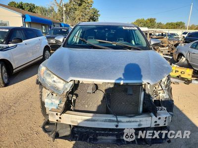 Piąte zdjęcie samochodu w środku: 2019 TOYOTA HIGHLANDER LE VIN:5TDBZRFH3KS964429 - miniatura