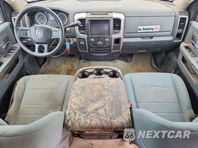 Zdjęcie 8 z 12 samochodu: 2018 RAM 2500 SLT VIN:3C6UR5DL1JG275888 - miniatura