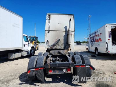 Zdjęcie 6 z 13 samochodu: 2004 INTERNATIONAL 9400I SEMI TRUCK VIN:2HSCNAPR34C077766 - miniatura