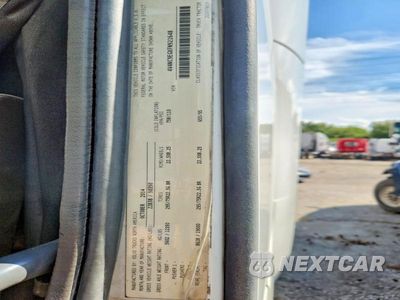 Zdjęcie 12 z 14 samochodu: 2015 VOLVO VNL SEMI TRUCK VIN:4V4NC9EGXFN921648 - miniatura