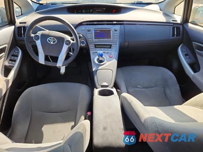 Zdjęcie 8 z 12 samochodu: 2012 TOYOTA PRIUS THREE VIN:JTDKN3DU9C1549204 - miniatura