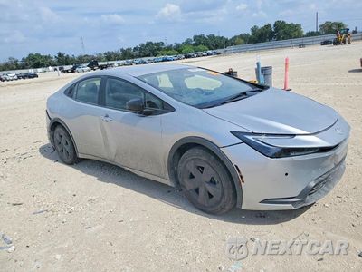 Czwarte zdjęcie samochodu z boku: 2024 TOYOTA PRIUS LE VIN:JTDACAAUXR3022215 - miniatura