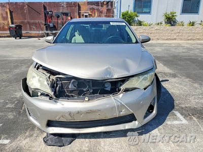 Piąte zdjęcie samochodu w środku: 2013 TOYOTA CAMRY HYBRID LE VIN:4T1BD1FK3DU070727 - miniatura