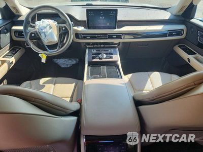 Zdjęcie 8 z 13 samochodu: 2023 LINCOLN AVIATOR RESERVE VIN:5LM5J7WC6PGL00293 - miniatura