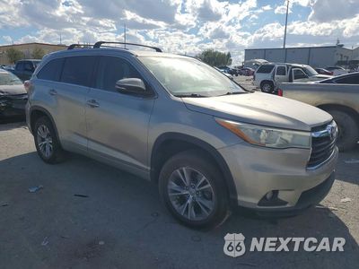 Czwarte zdjęcie samochodu z boku: 2015 TOYOTA HIGHLANDER XLE VIN:5TDKKRFH8FS053636 - miniatura
