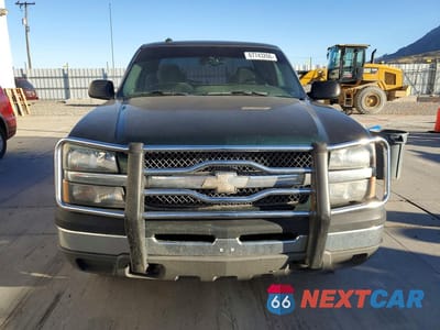 Piąte zdjęcie samochodu w środku: 2003 CHEVROLET SILVERADO K1500 VIN:2GCEK19T731186521 - miniatura