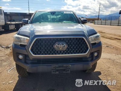 Piąte zdjęcie samochodu w środku: 2018 TOYOTA TACOMA TRD OFF-ROAD VIN:3TMCZ5AN7JM132052 - miniatura