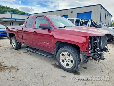 Czwarte zdjęcie samochodu z boku: 2017 CHEVROLET SILVERADO K1500 LT VIN:1GCVKRECXHZ259478 - miniatura