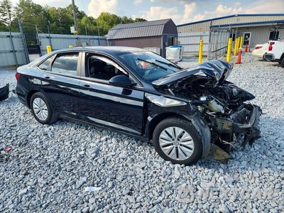 Czwarte zdjęcie samochodu z boku: 2019 VOLKSWAGEN JETTA S VIN:3VWC57BUXKM029624 - miniatura