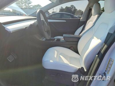 Zdjęcie 7 z 13 samochodu: 2024 TESLA MODEL Y VIN:7SAYGDEE1RA274834 - miniatura