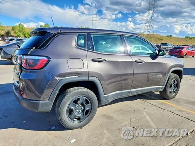 Trzecie zdjęcie samochodu z tyłu: 2019 JEEP COMPASS SPORT VIN:3C4NJDAB4KT771531 - miniatura