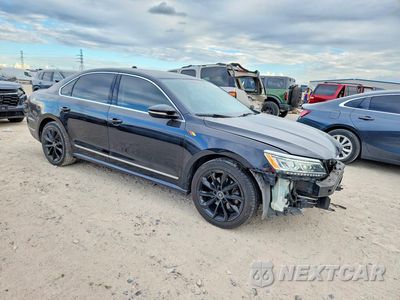 Czwarte zdjęcie samochodu z boku: 2017 VOLKSWAGEN PASSAT SE VIN:1VWBT7A32HC085125 - miniatura