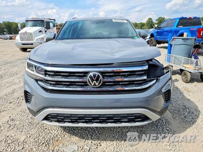 Piąte zdjęcie samochodu w środku: 2022 VOLKSWAGEN ATLAS CROSS SPORT SE VIN:1V2KE2CA3NC211952 - miniatura