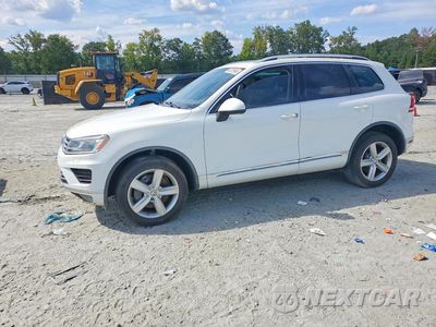 2015 VOLKSWAGEN TOUAREG HYBRID WVGEG9BP1FD006693 - główne zdjęcie licytacji z USA - miniatura